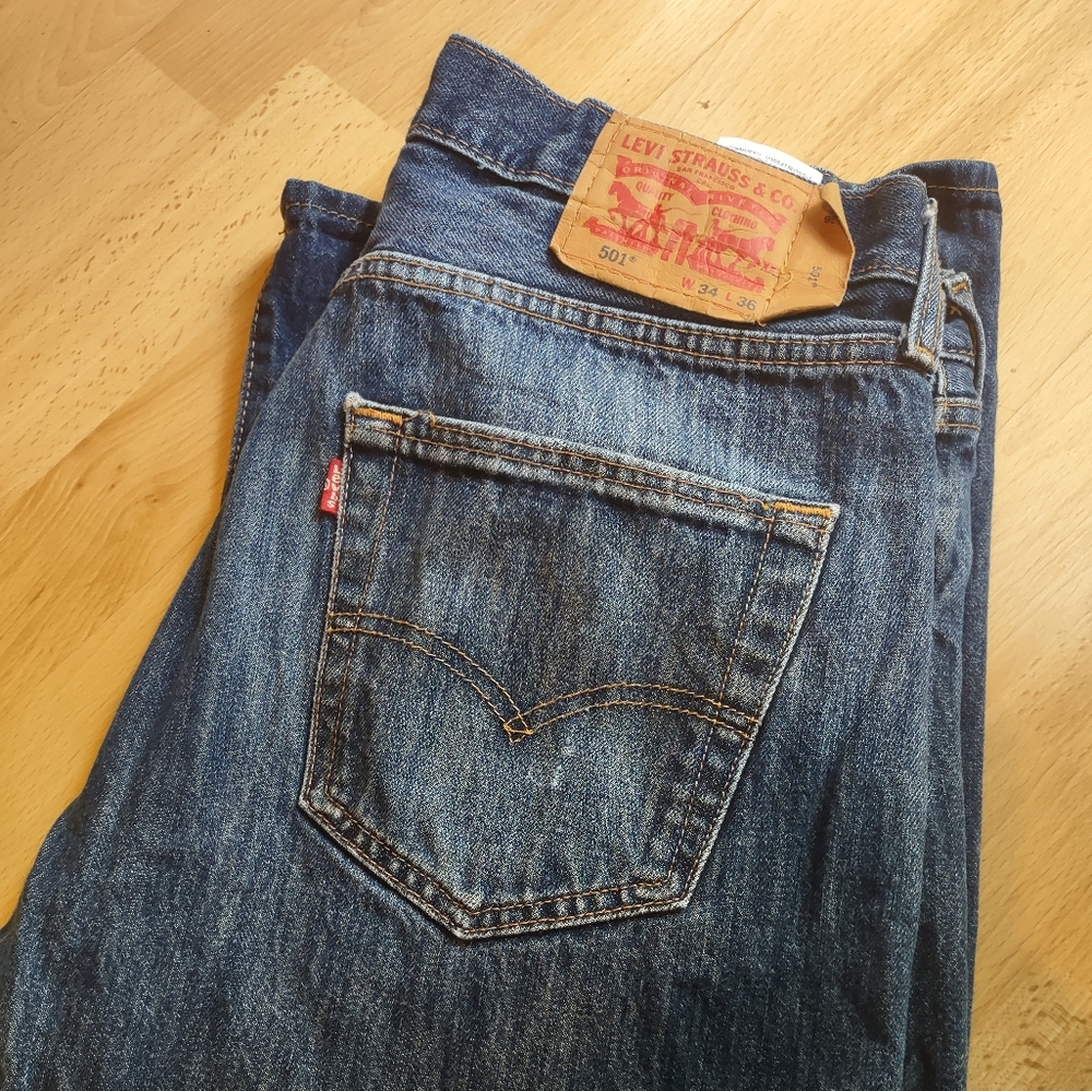 Levi's 501 Men's Medium Blue Denim Straight Jeans W34